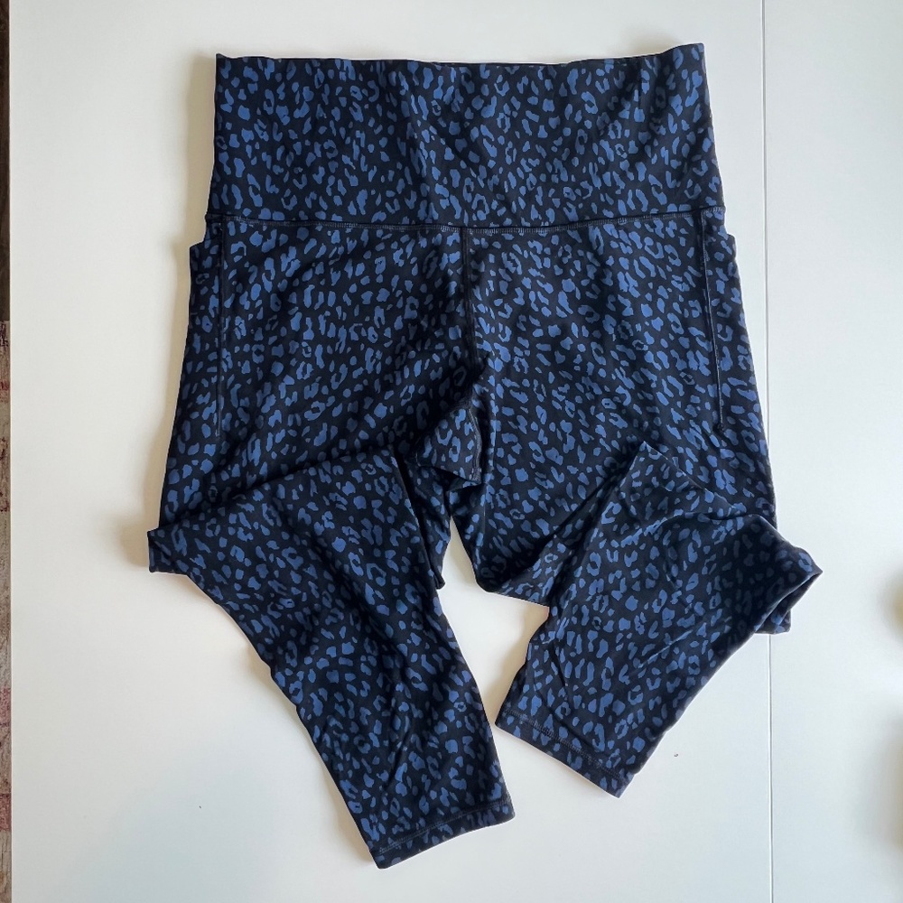 Athleta Salutation Stash Pocket II 7/8 Tight, Dot Leopard, Size 1x
